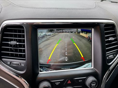 Used 2014 Jeep Grand Cherokee Overland w/ Advanced Technology Group AWD/4WD image 28