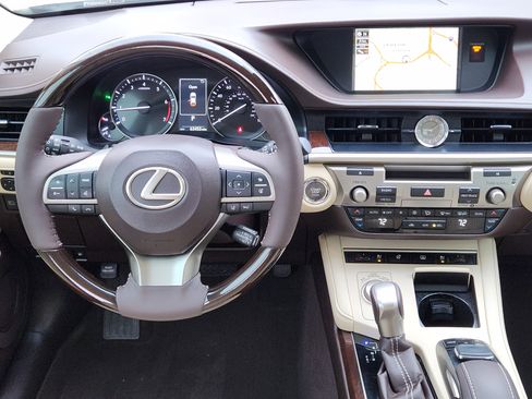 Used 2017 Lexus ES 350 image 36