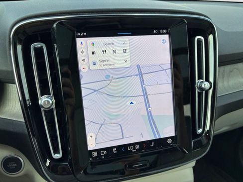 Used 2023 Volvo XC40 B5 Plus w/ Driver Assist Package image 16