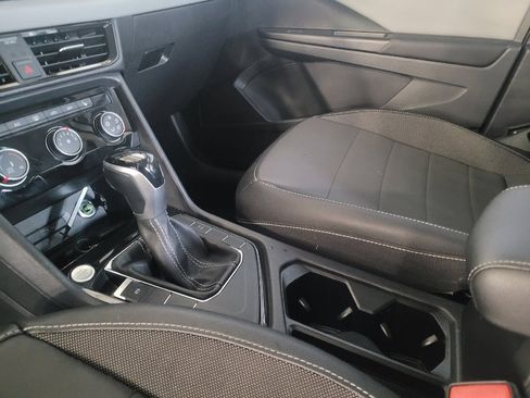 Used 2023 Volkswagen Taos SE w/ Panoramic Sunroof Package FWD image 26