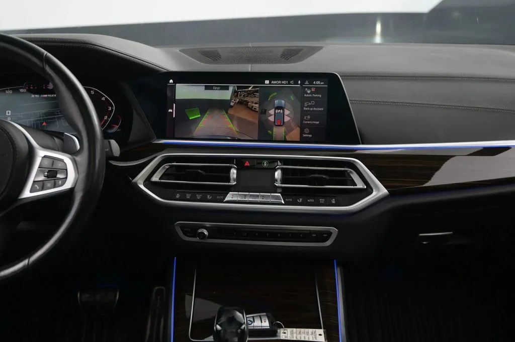 Used 2021 BMW X5 M50i AWD/4WD image 34