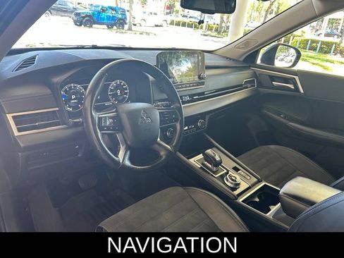 Used 2024 Mitsubishi Outlander SE Black Edition FWD image 7