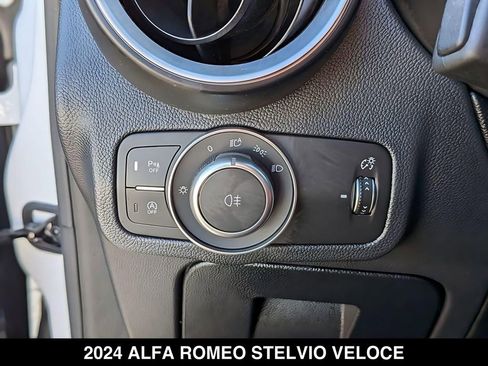 Used 2024 Alfa Romeo Stelvio Veloce AWD/4WD image 28