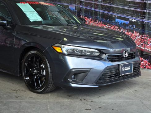 Used 2023 Honda Civic Sport image 2