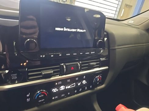 Used 2025 Nissan Pathfinder Platinum w/ Cargo Package AWD/4WD image 6