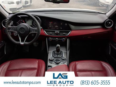 Used 2018 Alfa Romeo Giulia image 14