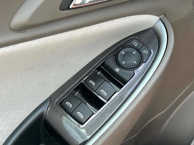 Used 2025 Chevrolet Malibu LT FWD image 24