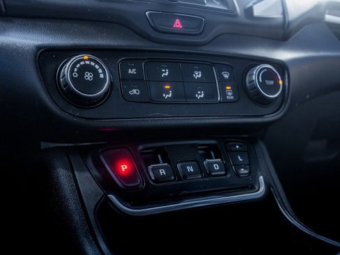 Used 2020 GMC Terrain SLE image 23