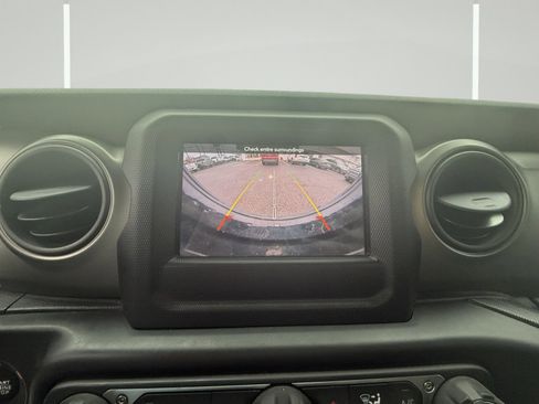 Used 2019 Jeep Wrangler Unlimited Sport S image 27