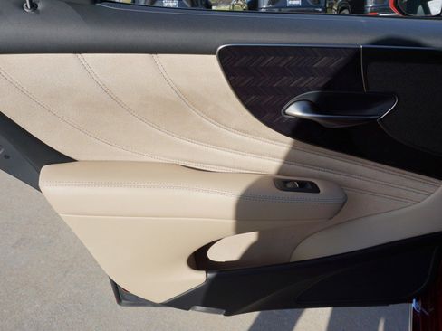 Used 2021 Lexus LS 500 image 36