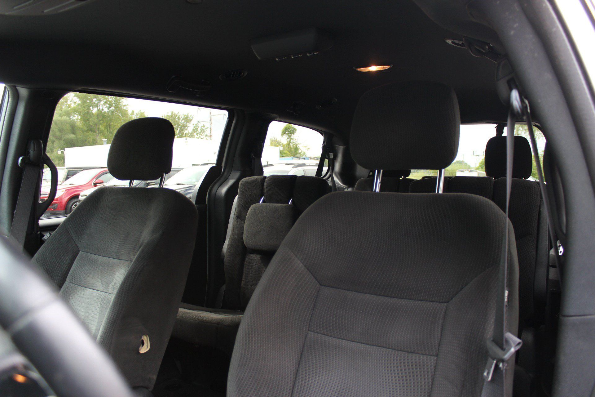 Used 2017 Dodge Grand Caravan SE FWD image 17