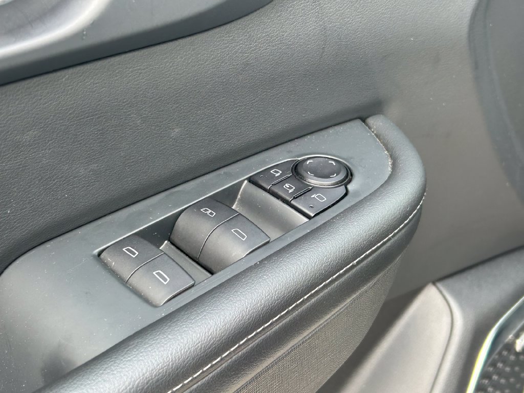 Used 2025 Buick Enclave Preferred FWD image 23