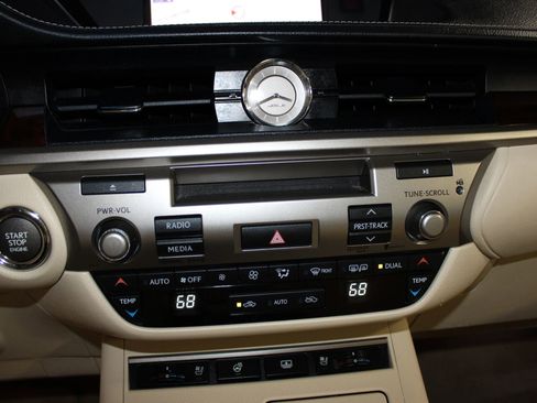 Used 2013 Lexus ES 350 w/ Luxury Pkg image 17