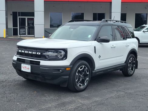 Certified 2022 Ford Bronco Sport Outer Banks w/ Tech Package AWD/4WD image 8