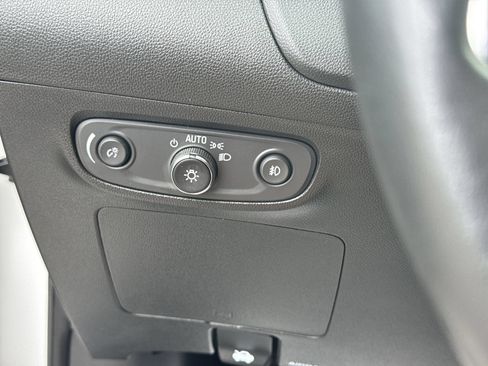 Certified 2023 Buick Encore GX Preferred w/ Cold Weather Comfort Package FWD image 18