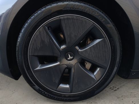 Used 2023 Tesla Model 3 Standard Range image 14