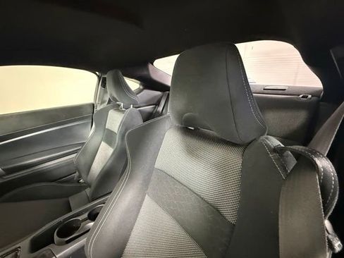 Used 2017 Toyota 86 RWD image 7