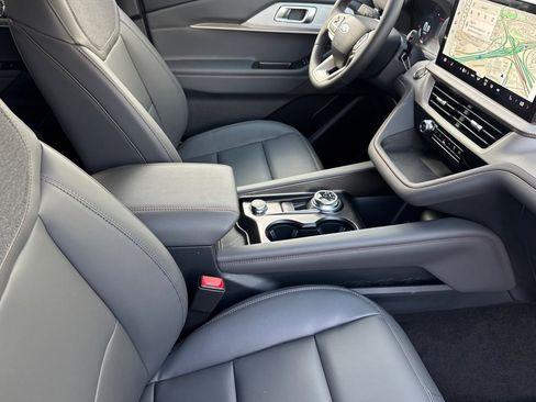 New 2026 Ford Explorer Active w/ Active Comfort Package image 16