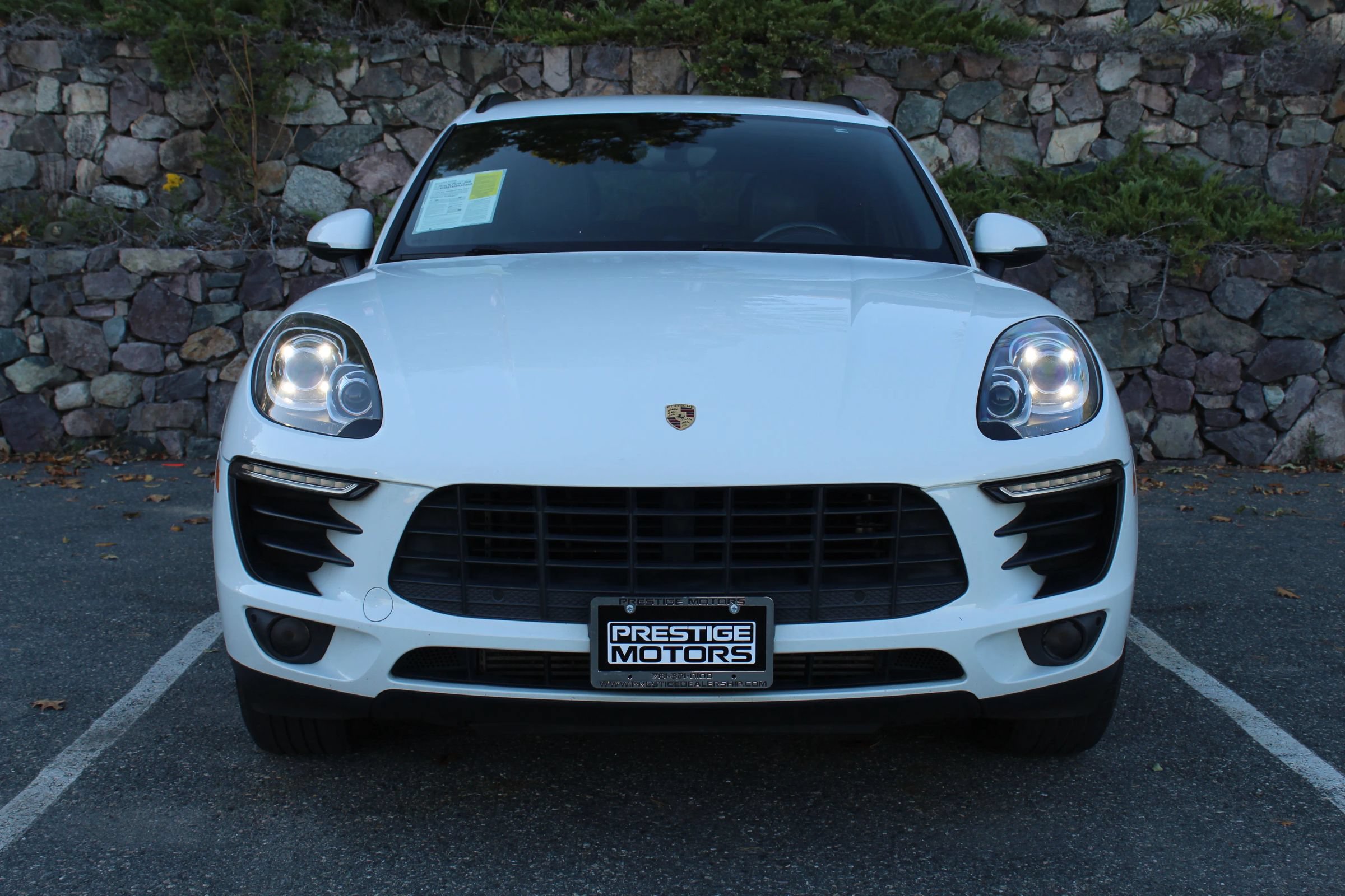 Used 2017 Porsche Macan AWD/4WD image 2