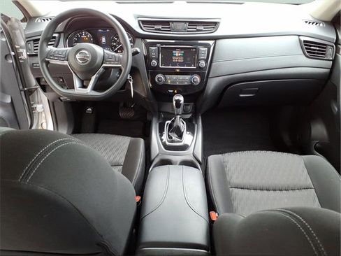 Used 2019 Nissan Rogue S image 22