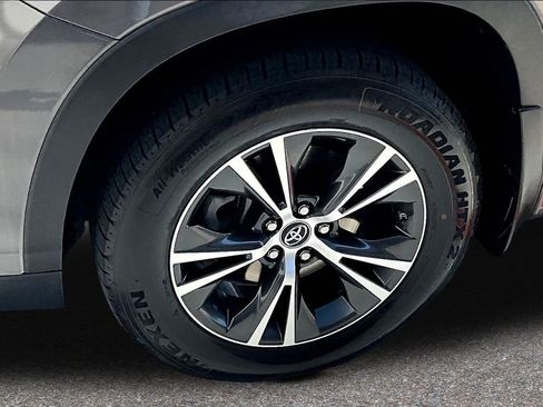 Used 2016 Toyota Highlander XLE image 33