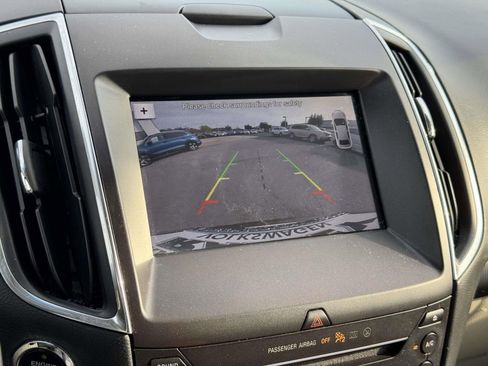 Used 2019 Ford Edge Titanium image 19