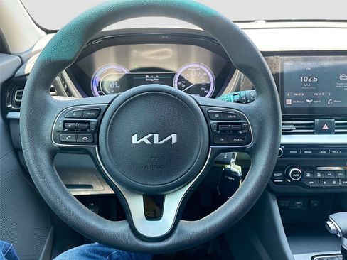 Used 2022 Kia Niro LX FWD image 10