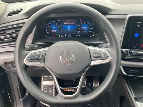 Used 2024 Volkswagen Atlas Peak Edition SE AWD/4WD image 16