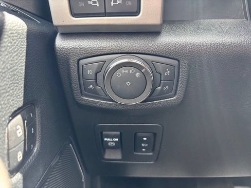 Used 2020 Ford F150 Lariat w/ Equipment Group 502A Luxury AWD/4WD image 37