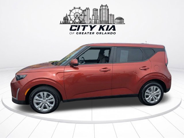 Used 2025 Kia Soul LX FWD image 3