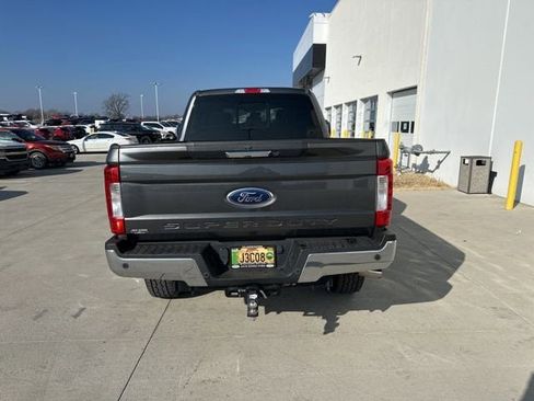 Used 2018 Ford F250 Lariat w/ Chrome Package image 4