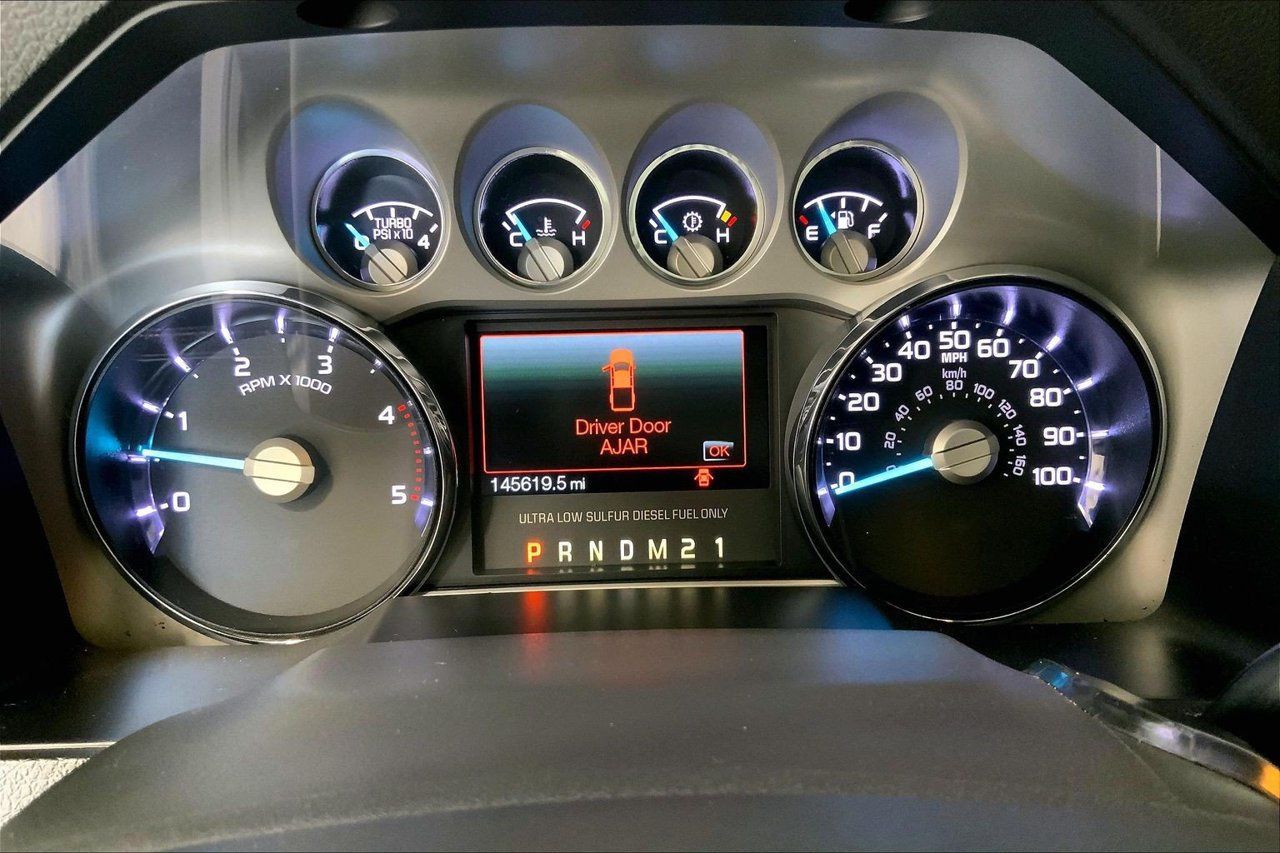 Used 2016 Ford F250 Platinum w/ FX4 Off-Road Package AWD/4WD image 23
