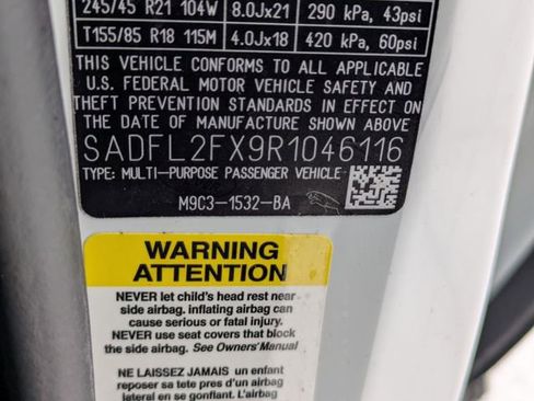 Certified 2024 Jaguar E-PACE R-Dynamic SE image 22