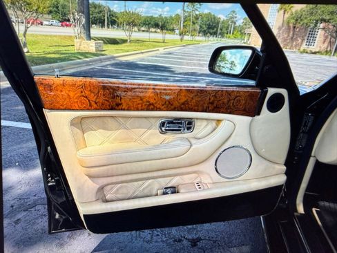 Used 2004 Bentley Arnage T RWD image 11