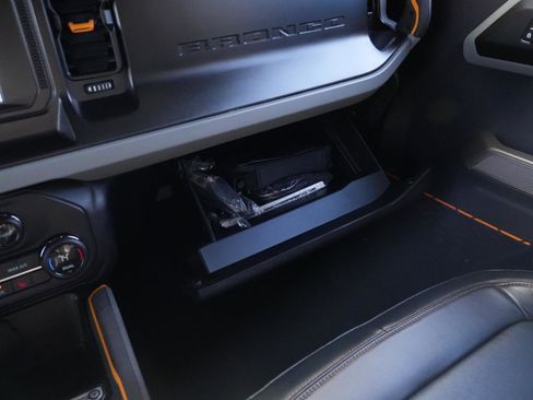 Used 2021 Ford Bronco Badlands w/ Sasquatch Package image 30