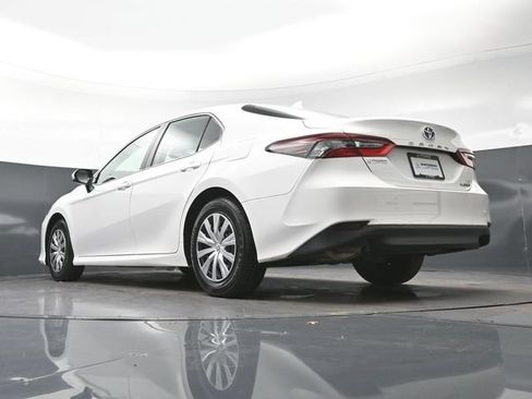 Used 2022 Toyota Camry LE FWD image 34