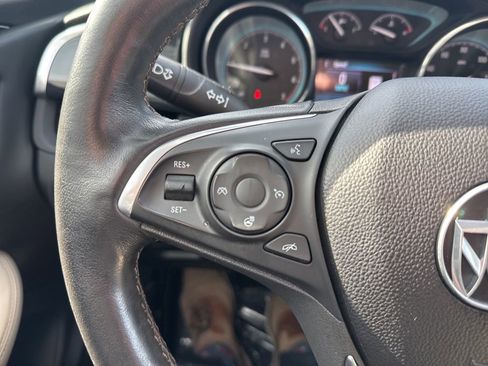 Used 2018 Buick Envision Essence image 12