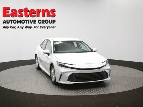 Used 2025 Toyota Camry LE FWD image 51