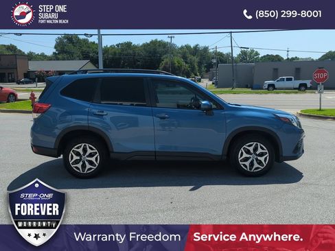 Used 2022 Subaru Forester Premium w/ Popular Package #2 AWD/4WD image 8