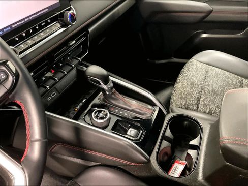 Used 2024 Chevrolet Colorado Z71 w/ Z71 Convenience Package 2 image 20