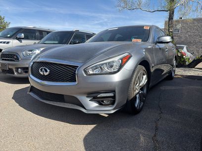 Used 2017 INFINITI Q70 3.7 w/ Technology Package