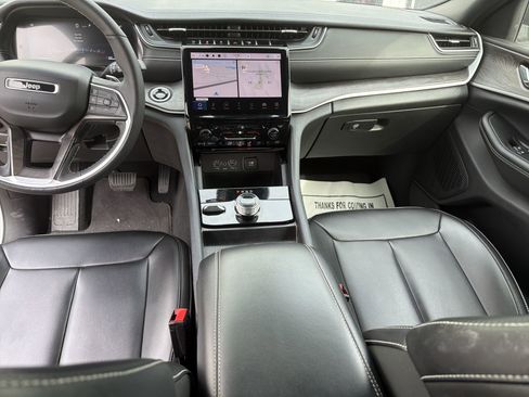 Used 2024 Jeep Grand Cherokee L Limited image 11