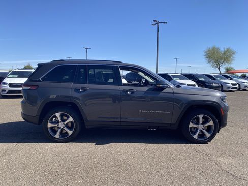 Used 2024 Jeep Grand Cherokee Limited 4xe w/ Trailer Tow Package AWD/4WD image 6