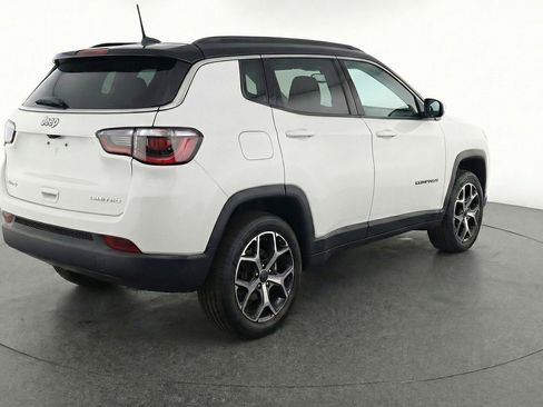 Used 2025 Jeep Compass Limited image 9