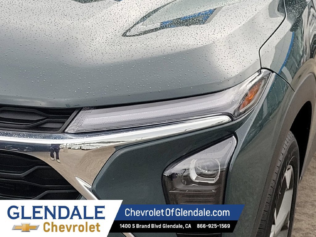Used 2025 Chevrolet Trax LT FWD image 17