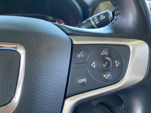 Used 2022 GMC Acadia Denali w/ Denali Ultimate Package FWD image 75
