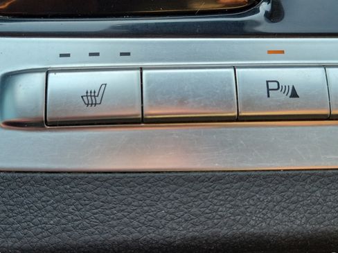 Used 2023 Kia Carnival EX FWD image 32