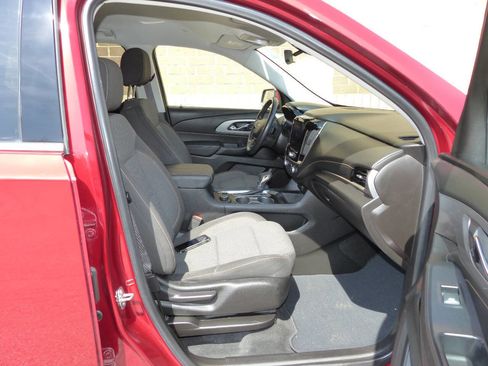 Used 2021 Chevrolet Traverse LT FWD image 41