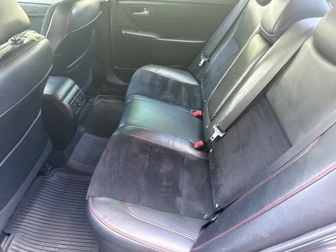 Used 2015 Toyota Camry XSE w/ Moonroof Package image 11