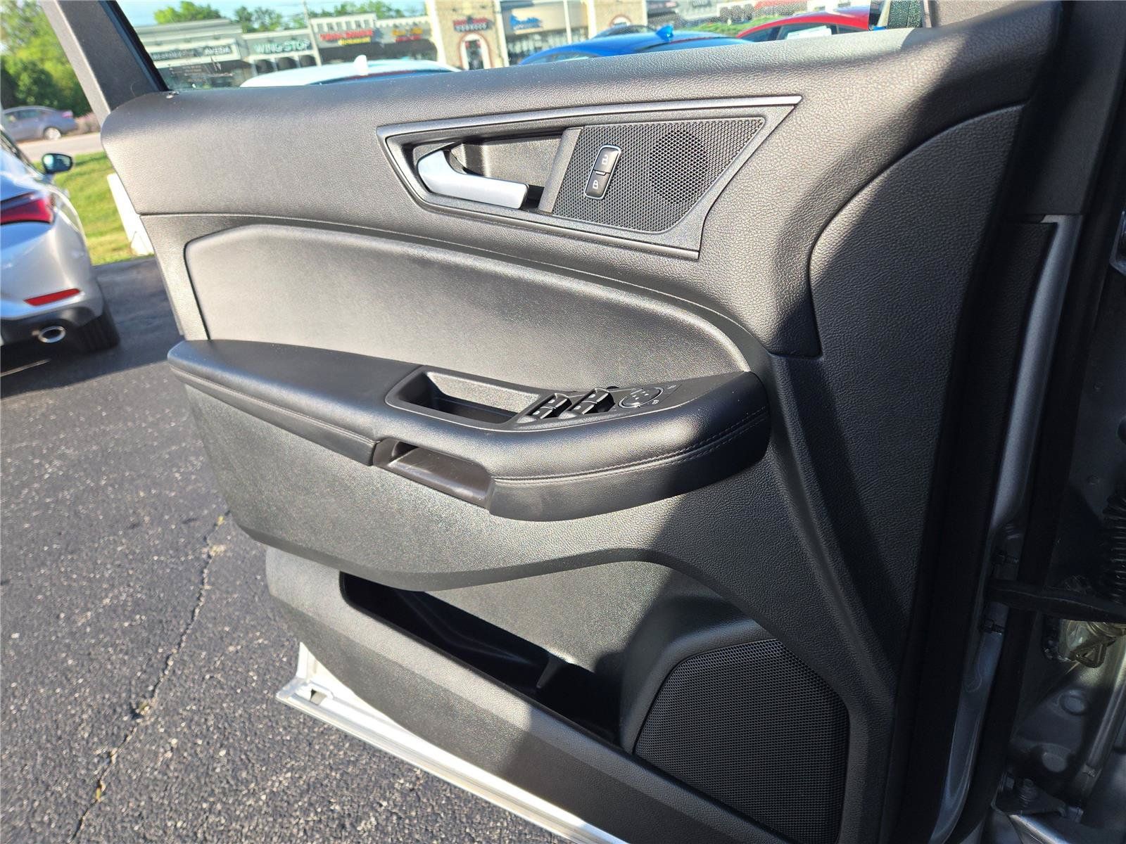 Used 2023 Ford Edge SE AWD/4WD image 17